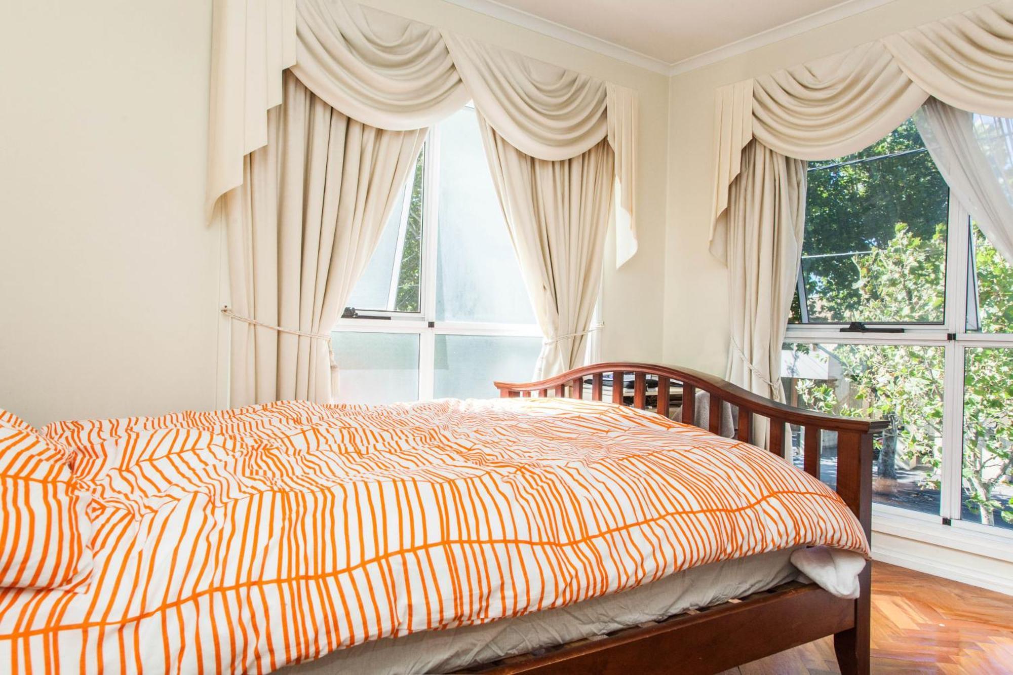 Abbotsford Private Rooms & Pods - 15 Charles Homestay Мельбурн Экстерьер фото